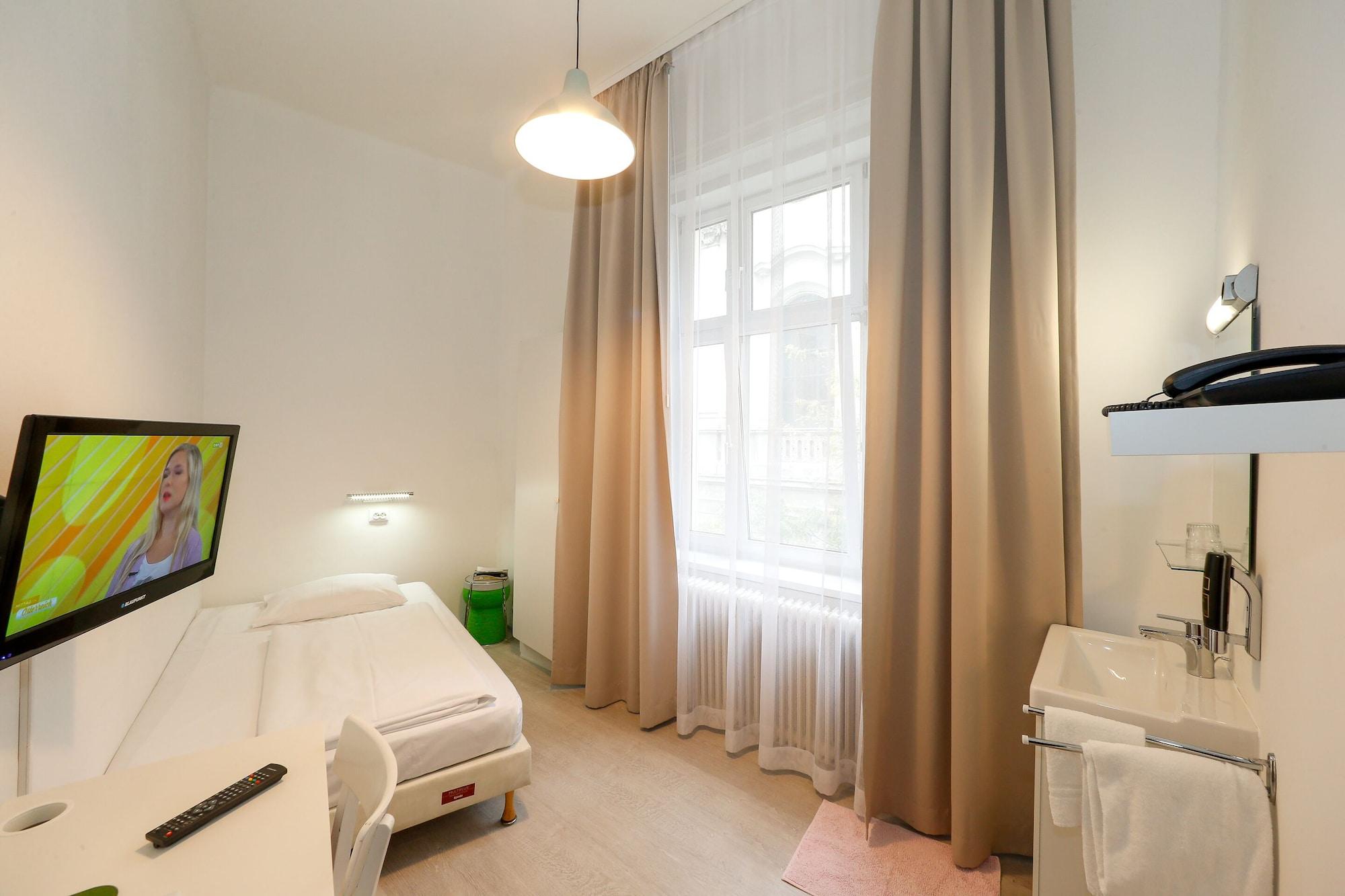 Timeout Hotel, 5 Min To Center, Self Check In 2* Vienna