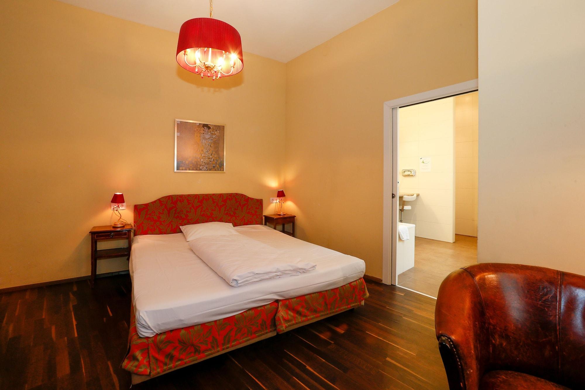 Timeout Hotel, 5 Min To Center, Self Check In Hotel