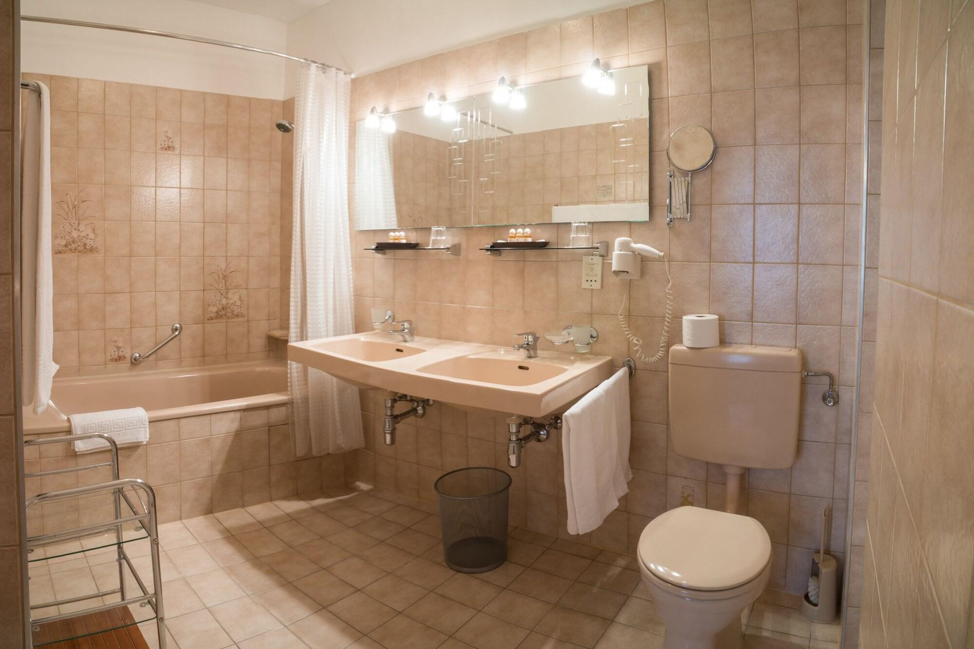 Bajazzo 3* Vienna