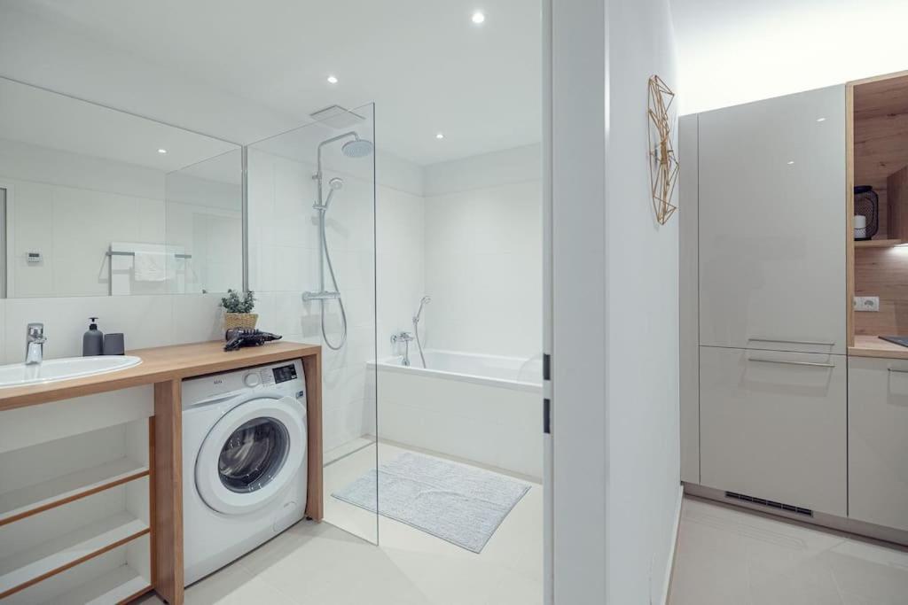 Apartment Ideal For Families & Mid-term-stays *