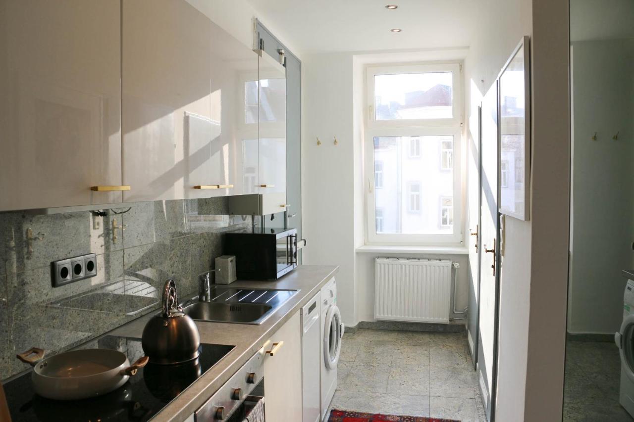 Charming Apartment: Only 10 Minutes To The Center *