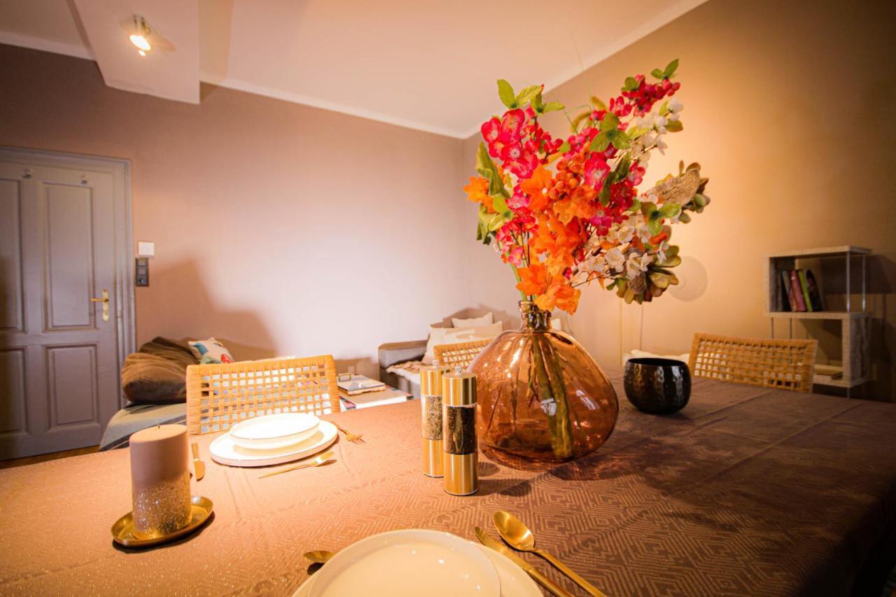 Charming Apartment: Only 10 Minutes To The Center Wien