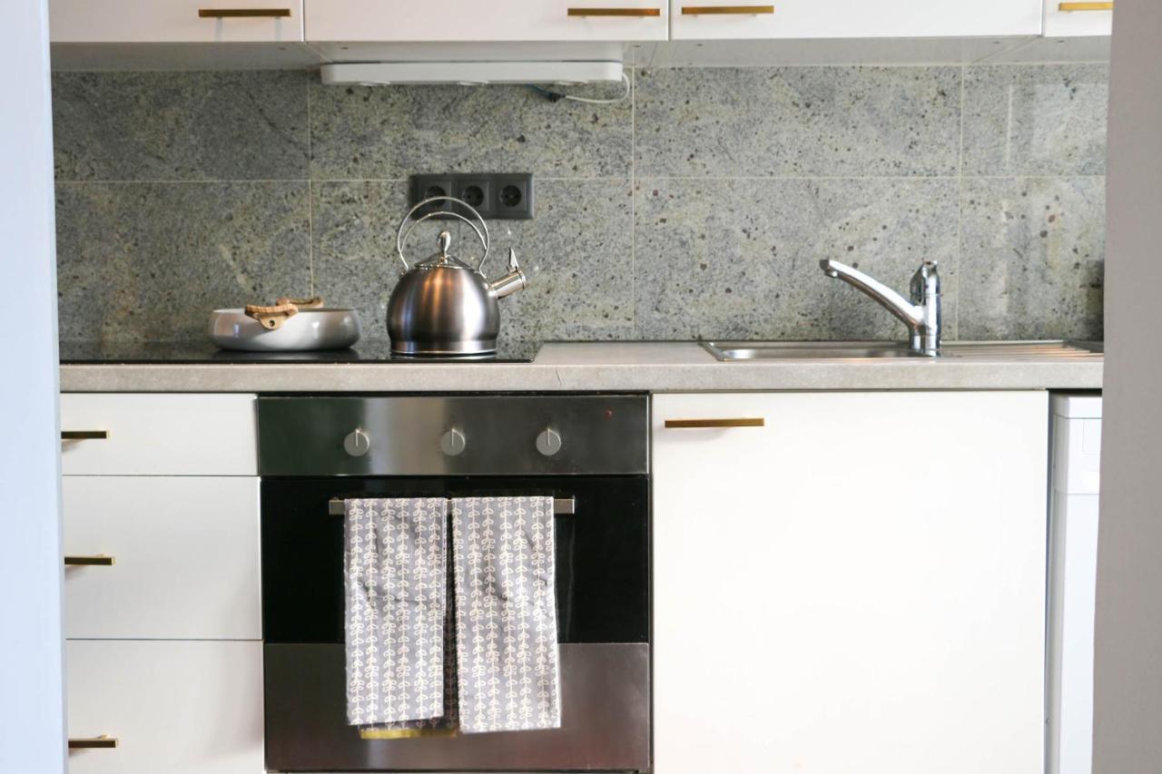 Apartment Charming Apartment: Only 10 Minutes To The Center