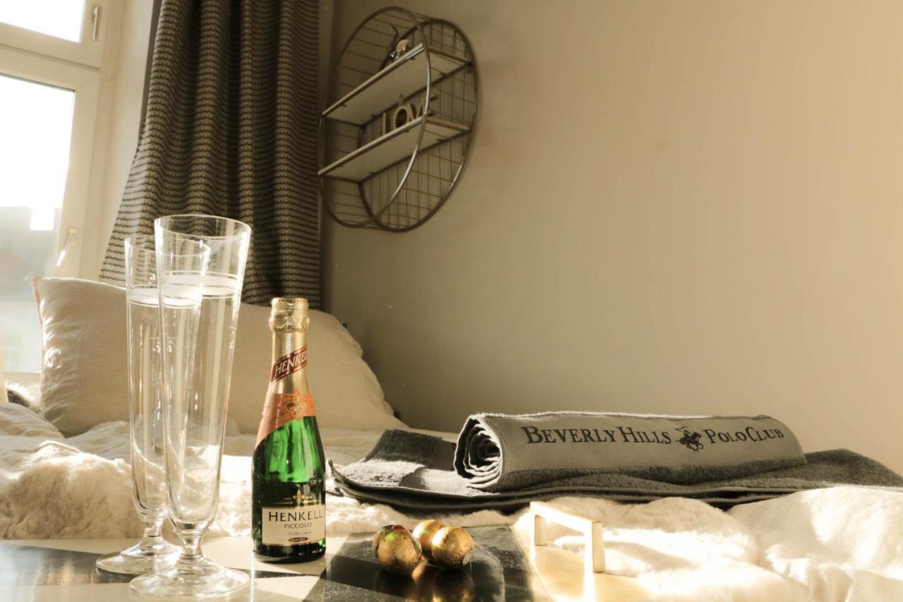 Charming Apartment: Only 10 Minutes To The Center Apartment Wien