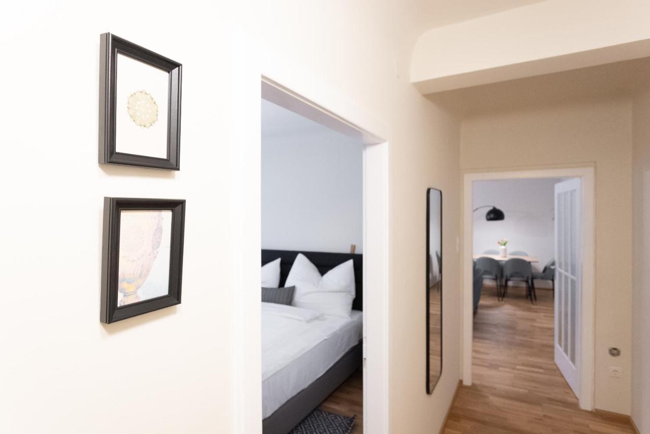 Chic 1-bed By Canal Walk To Historic Centre