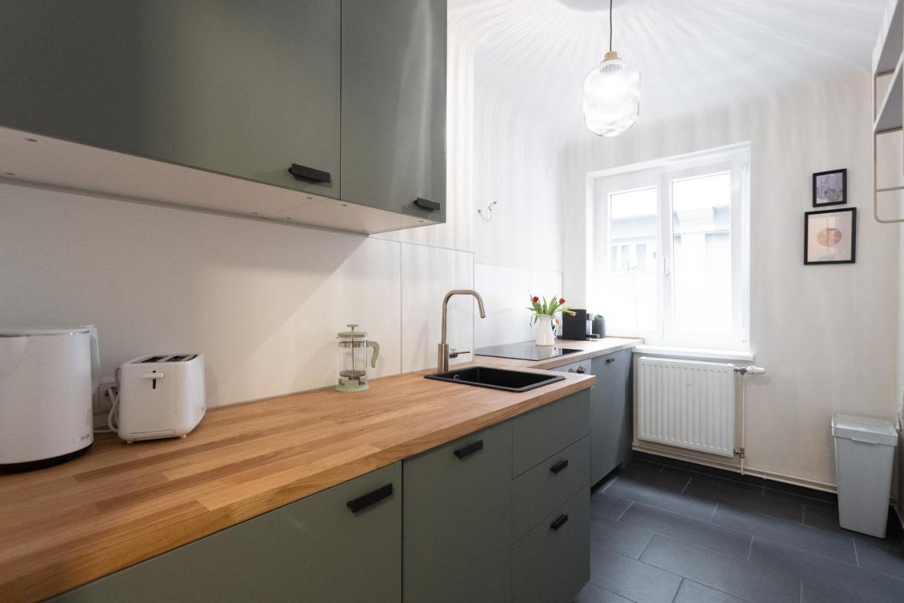 Chic 1-bed By Canal Walk To Historic Centre Apartment *