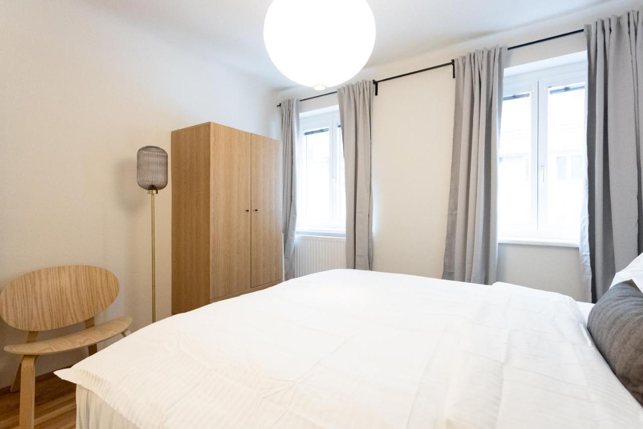 Chic 1-bed By Canal Walk To Historic Centre Apartment Wien