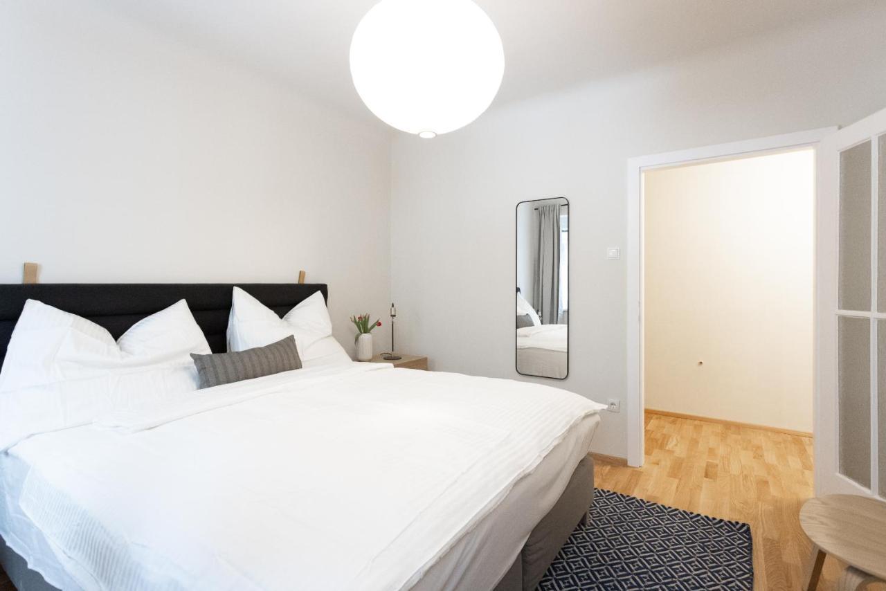 Chic 1-bed By Canal Walk To Historic Centre * Wien