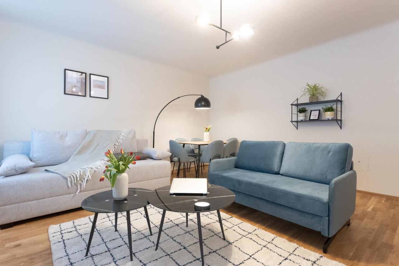 Chic 1-bed By Canal Walk To Historic Centre