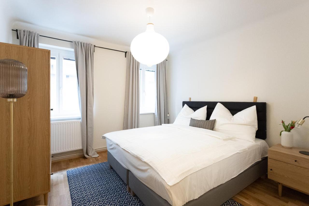 Apartment Chic 1-bed By Canal Walk To Historic Centre
