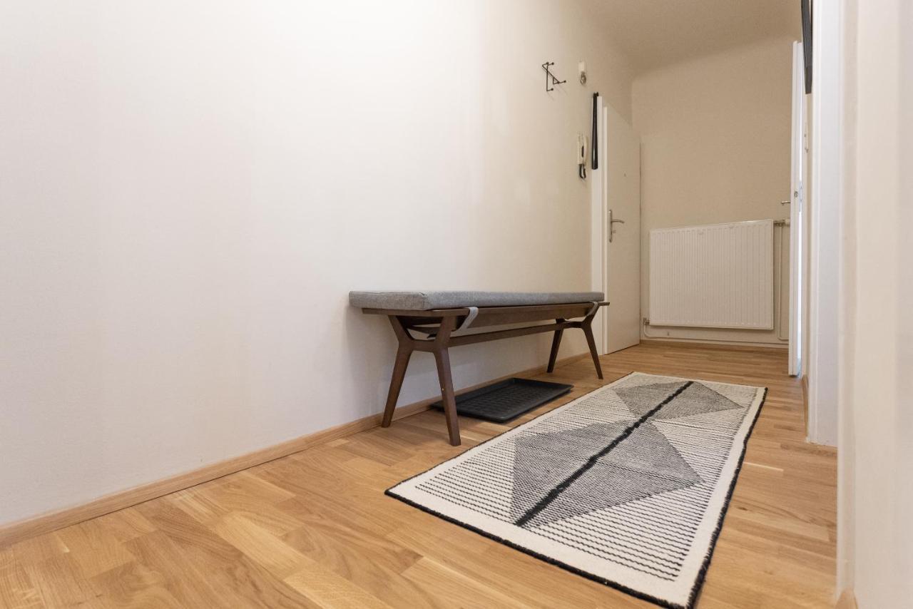 Apartment Chic 1-bed By Canal Walk To Historic Centre *