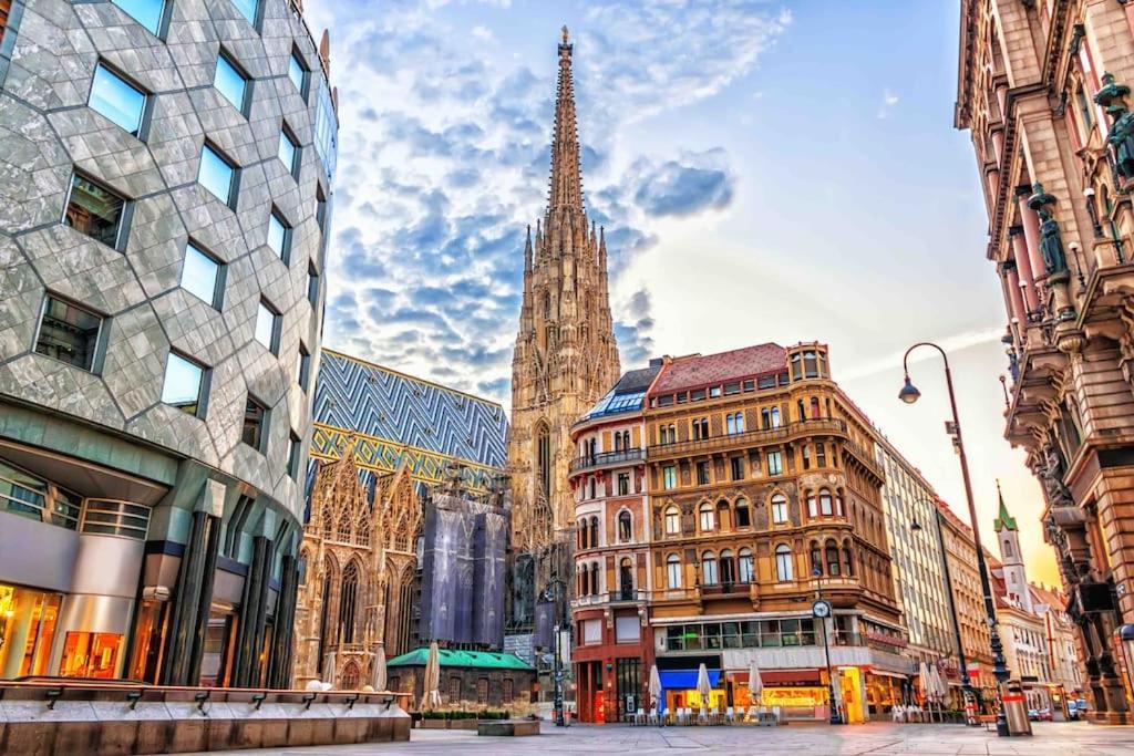 Design In The Centre Of Apartment Vienna