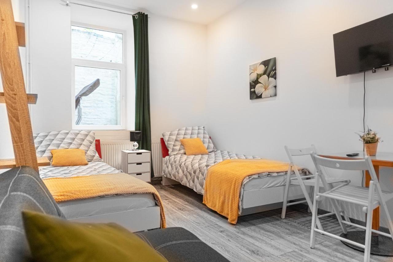 Apartment Fullfilling 3br Shared With Pleasing Patio