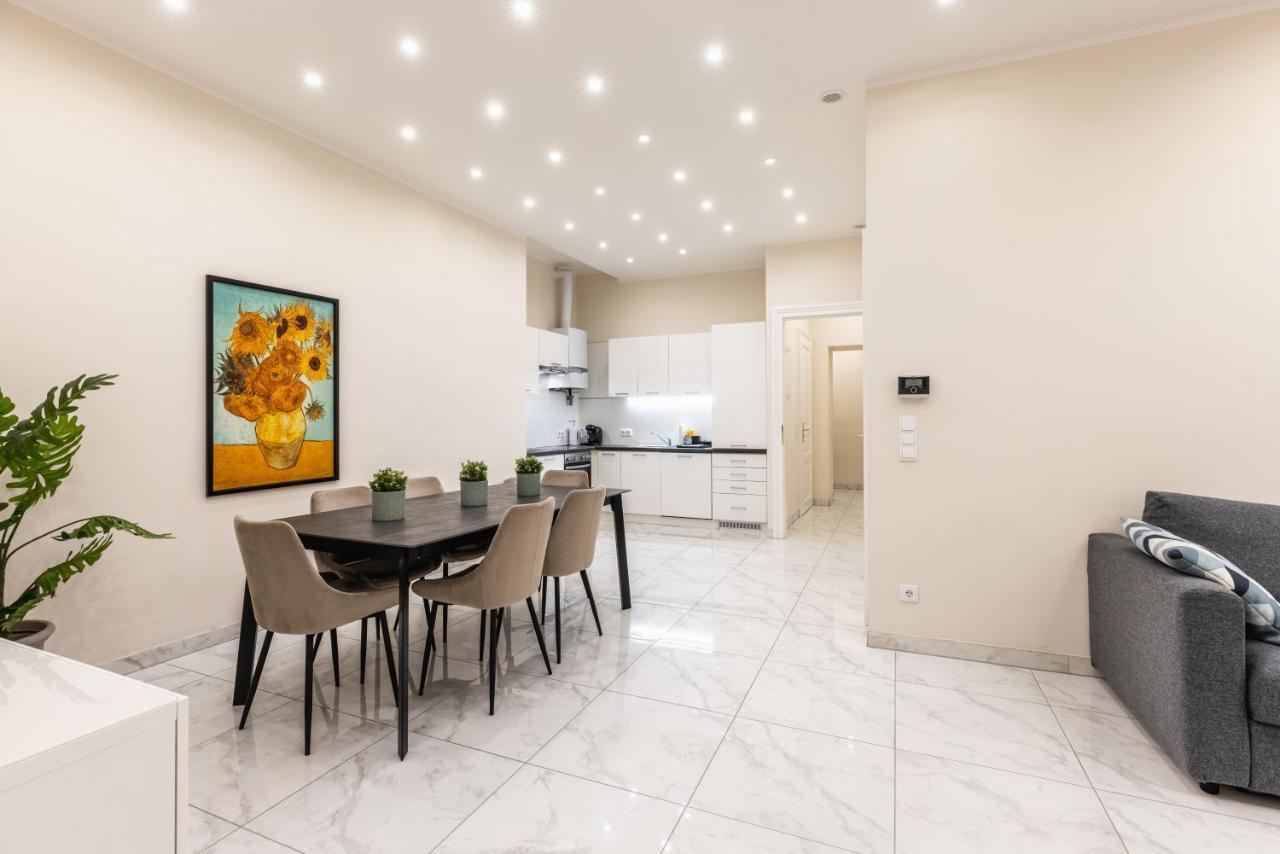 Apartment Spacious 2 Bedroom Nearby Center *