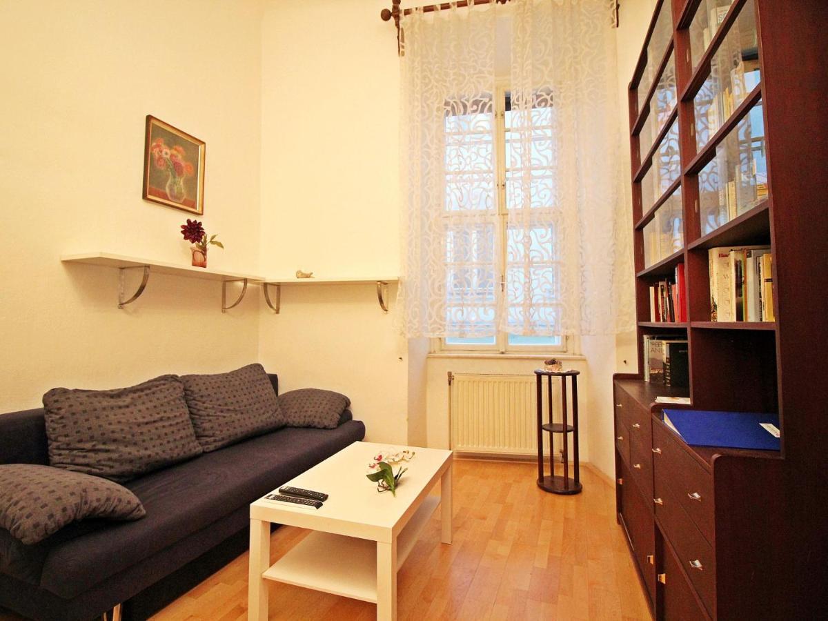 Judenplatz Apartment *