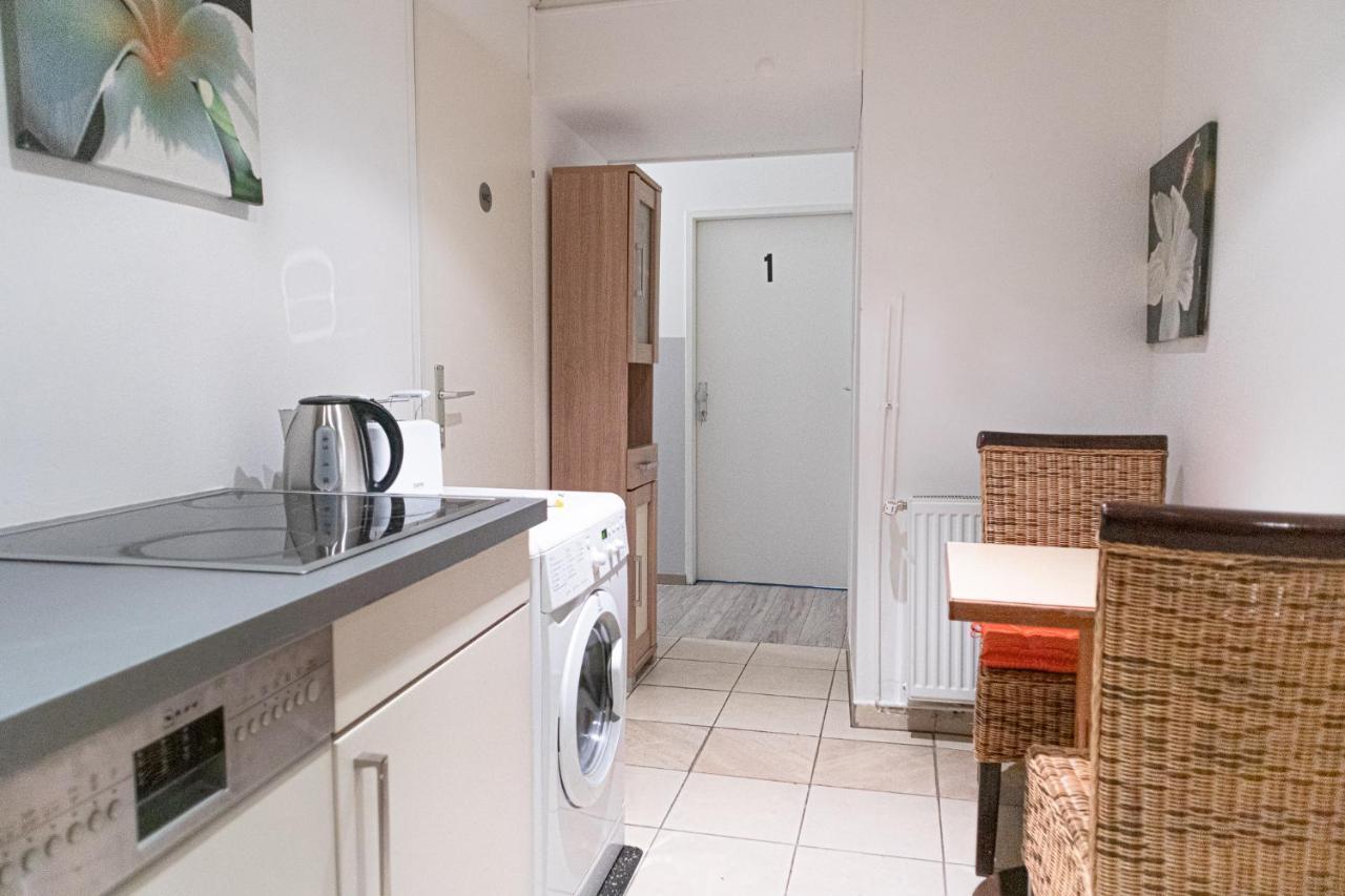 Fullfilling 3br Shared With Pleasing Patio * Vienna