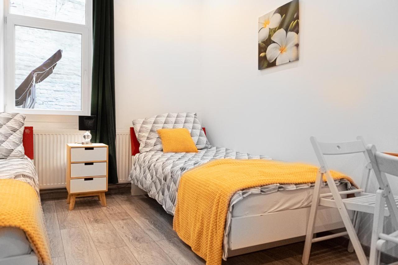 Fullfilling 3br Shared With Pleasing Patio Apartment