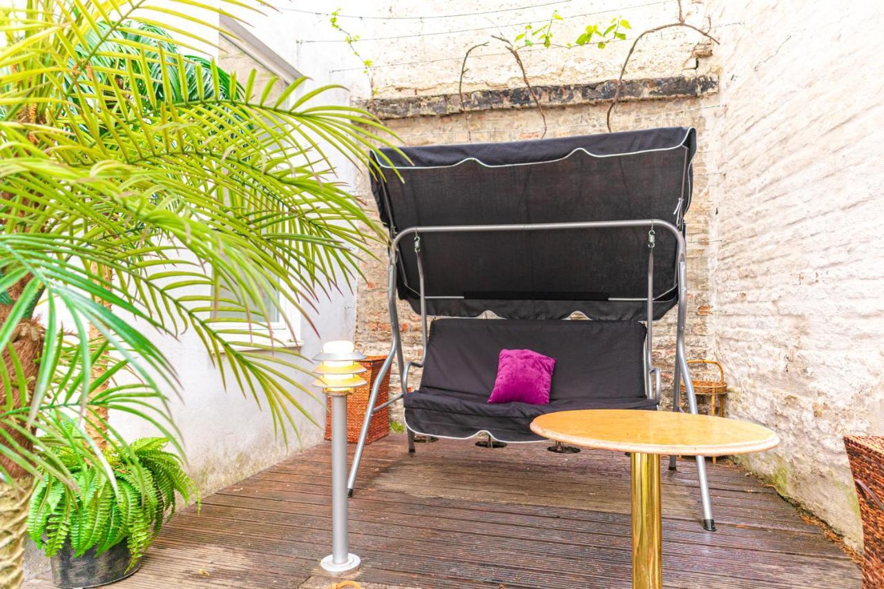 Fullfilling 3br Shared With Pleasing Patio