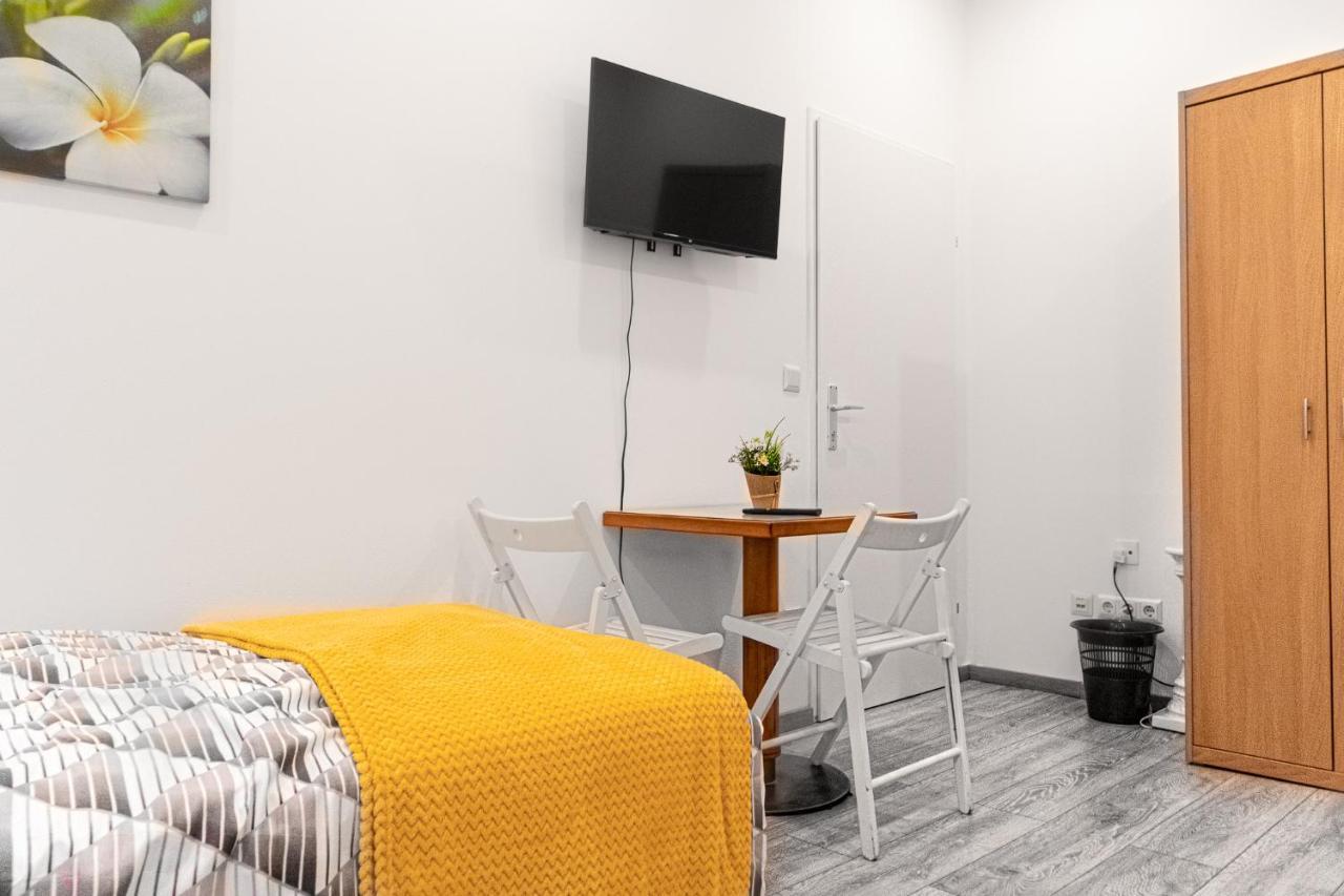 Apartment Fullfilling 3br Shared With Pleasing Patio Vienna