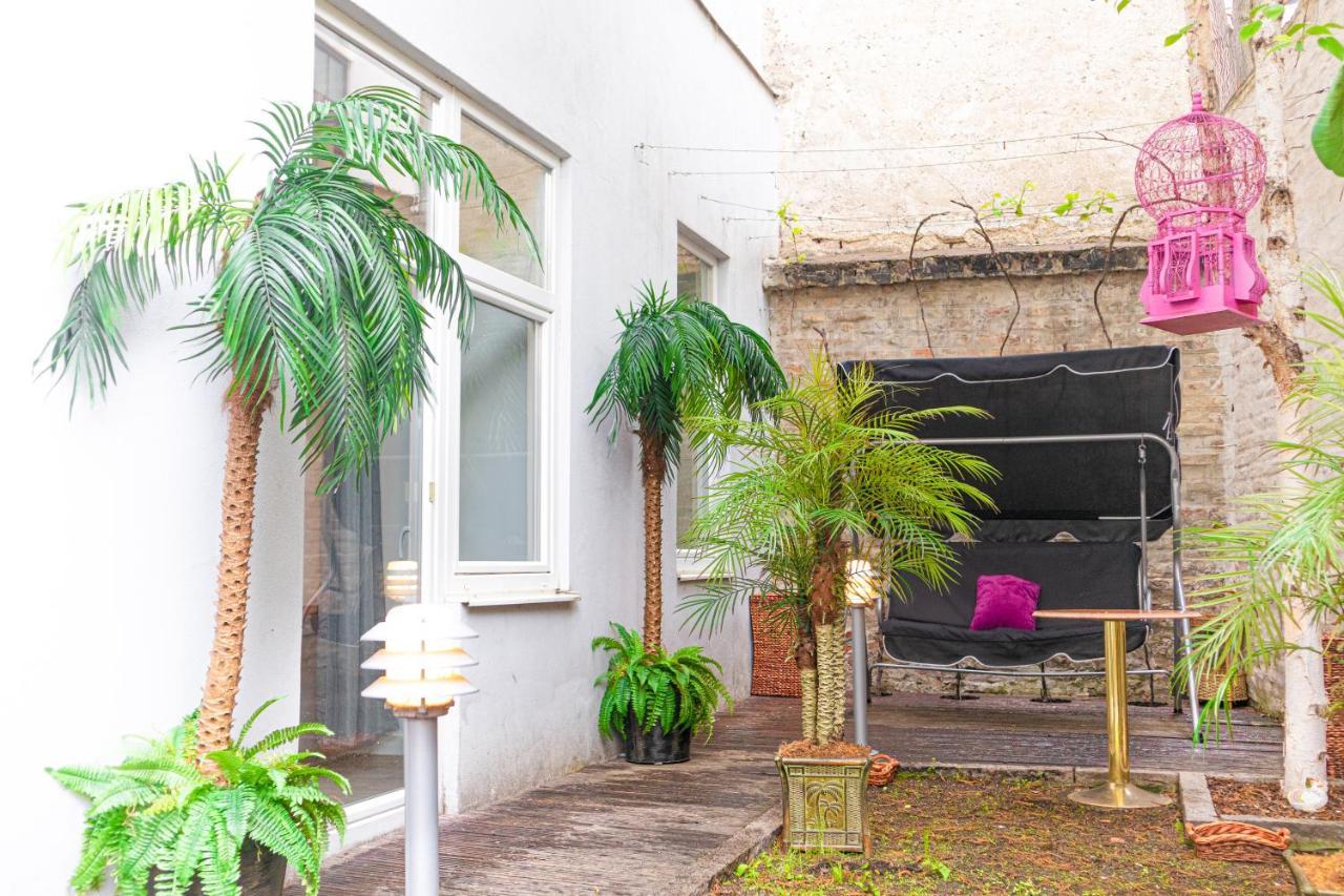 Fullfilling 3br Shared With Pleasing Patio Apartment *