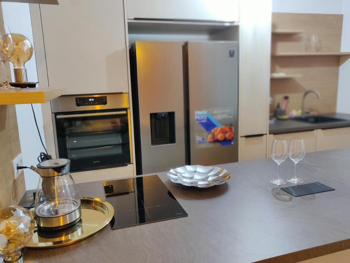 With Parking, Great Surroundings Apartment