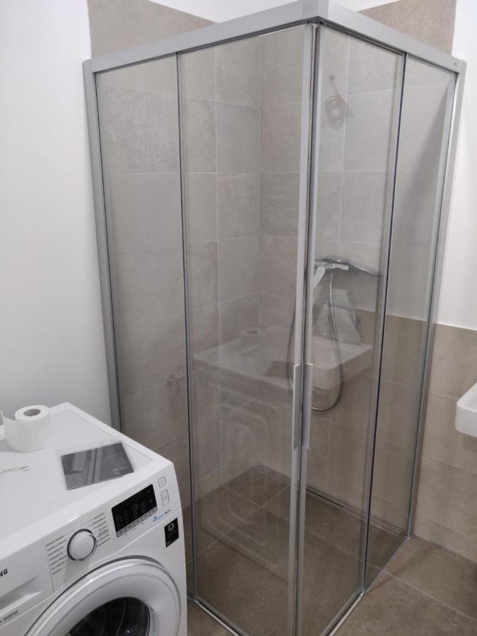 With Parking, Great Surroundings *