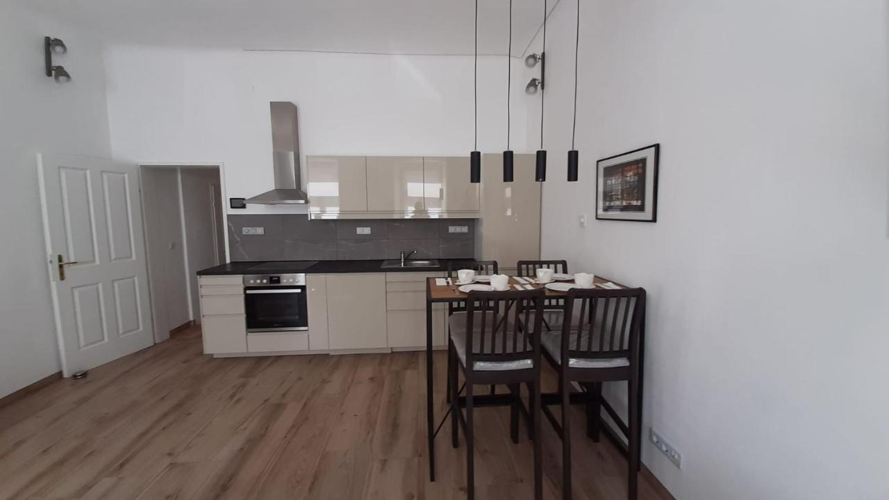 Pia's Gardenview Apartamento