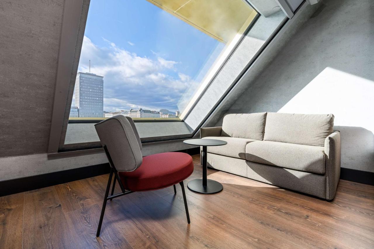 Radisson Red Hotel, Hotel Vienna