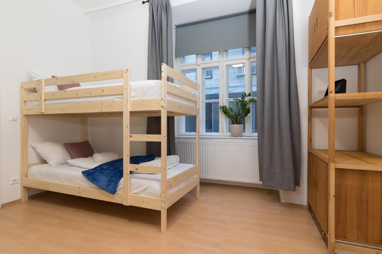 Apartment Spacious 2 Bedrooms In 4th District Near Karlskirche