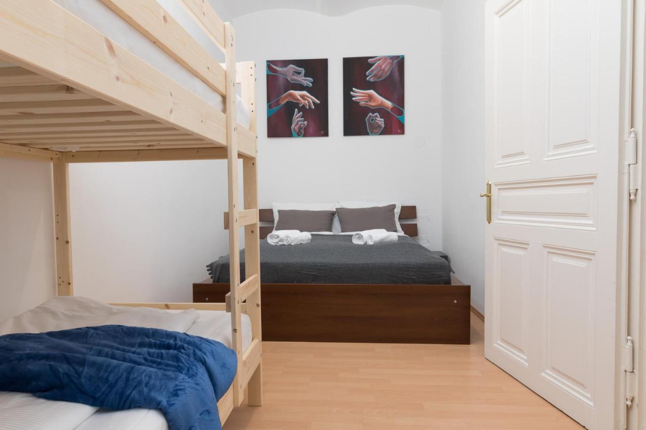 Spacious 2 Bedrooms In 4th District Near Karlskirche