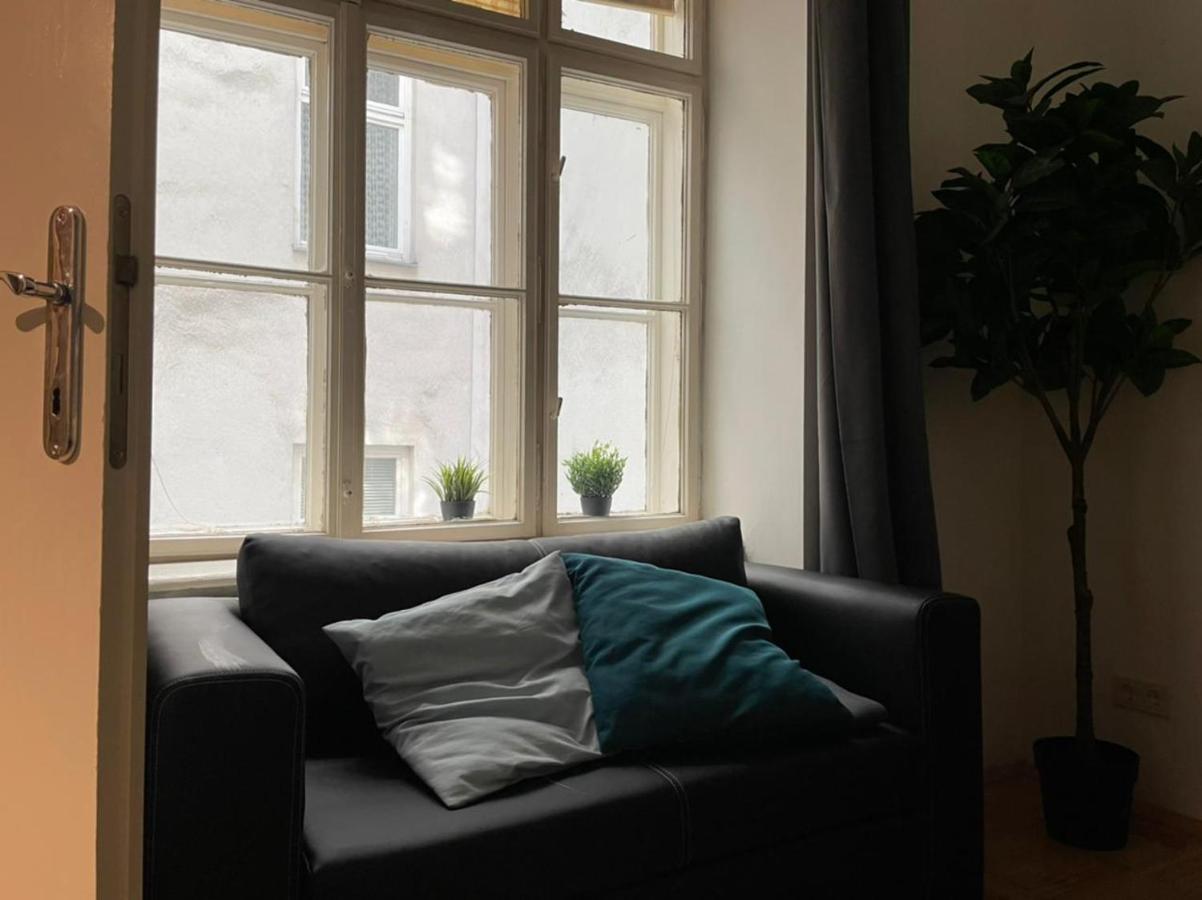 Apartment Central, 5 Min Walk To U4 Friedensbruecke