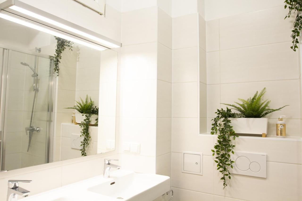 Modern Garden-apartment Next To Belvedere Palace Apartamento Viena