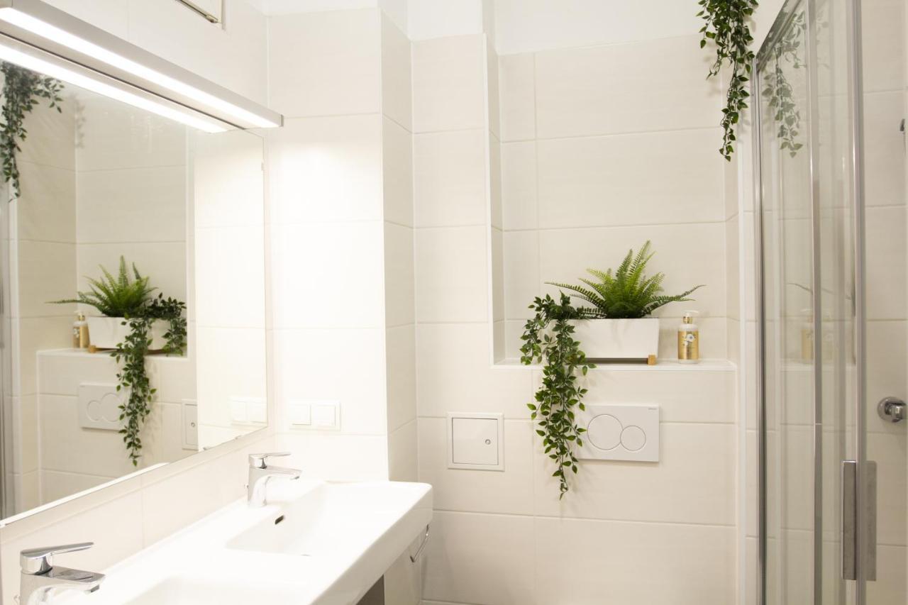 Modern Garden-apartment Next To Belvedere Palace * Viena