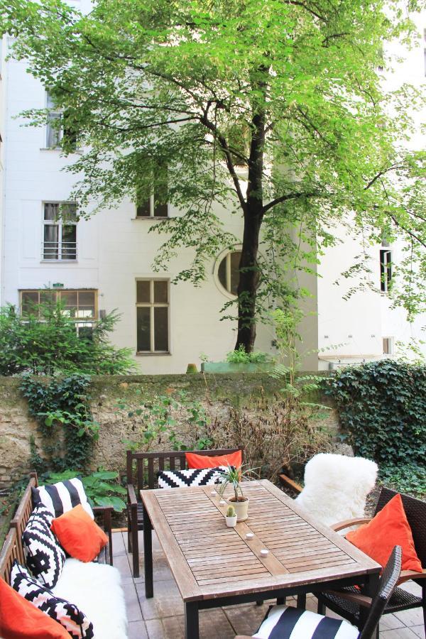 Modern Garden-apartment Next To Belvedere Palace Viena