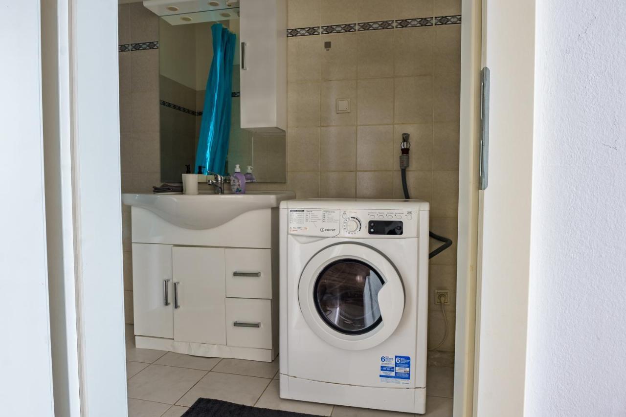 1200 Apartment *