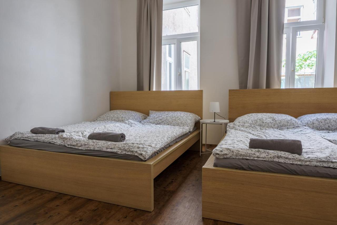 Apartment 1200