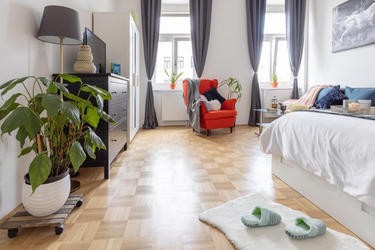 Yeshello Station Apartment
