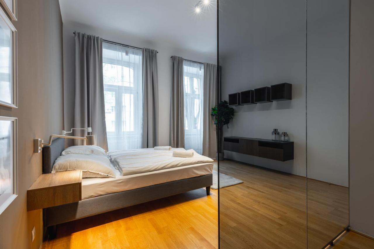 Trendy With - Smart Tv, Coffee Machine In Meidling Apartment
