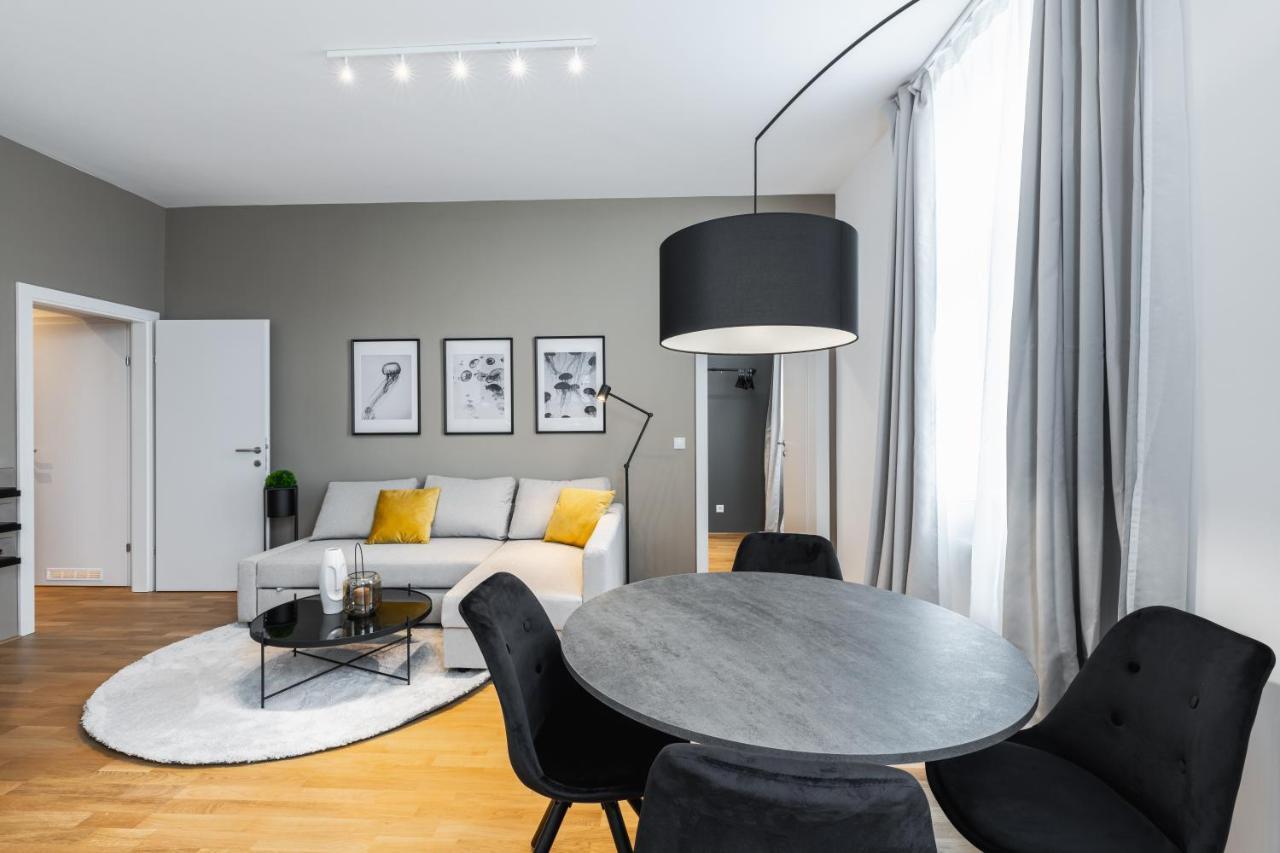 Trendy With - Smart Tv, Coffee Machine In Meidling *