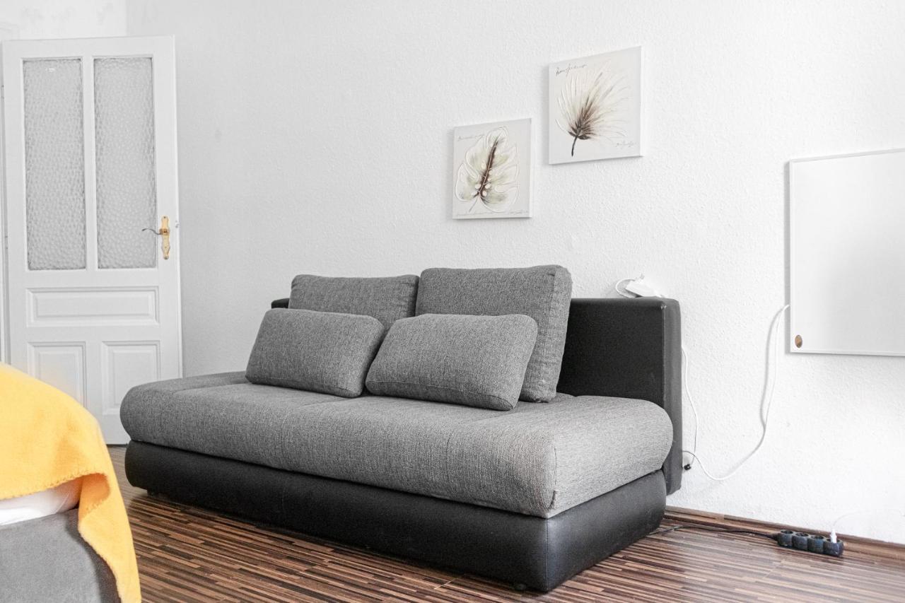 Vivid King Bed - 12 Minutes From Center Apartment *