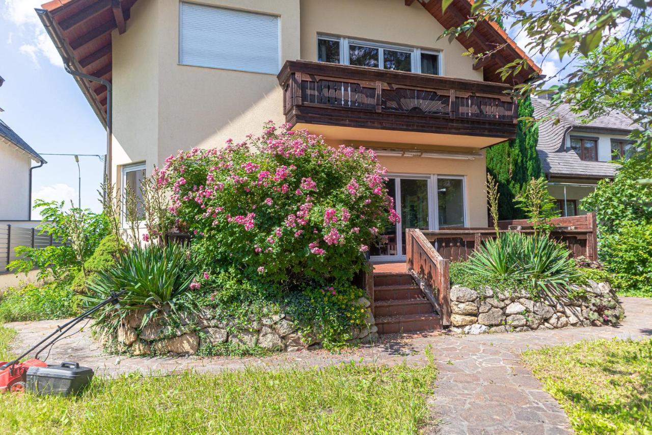 Exquisite Shared - Your Private In Beautiful Apartment *