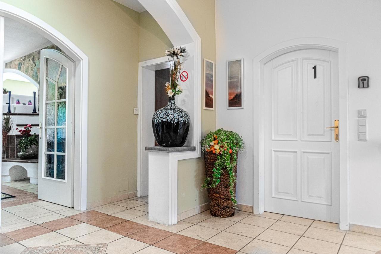 Exquisite Shared - Your Private In Beautiful Vienna