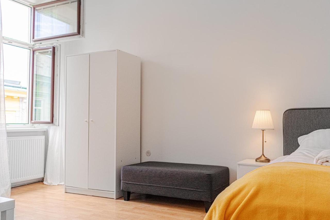 Pleasing 2br Apt. Akh-perfect For Groups *