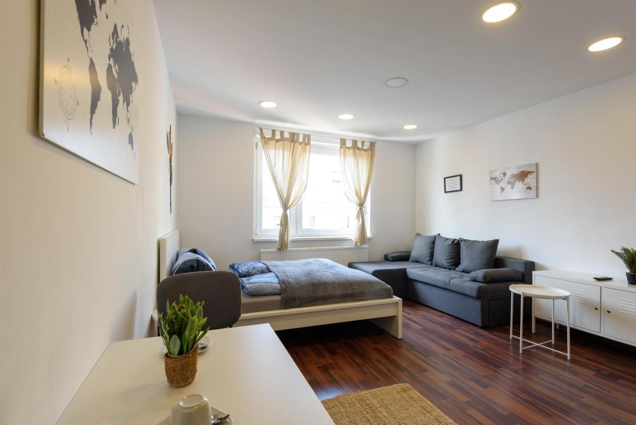 Lights - Hernals Apartment