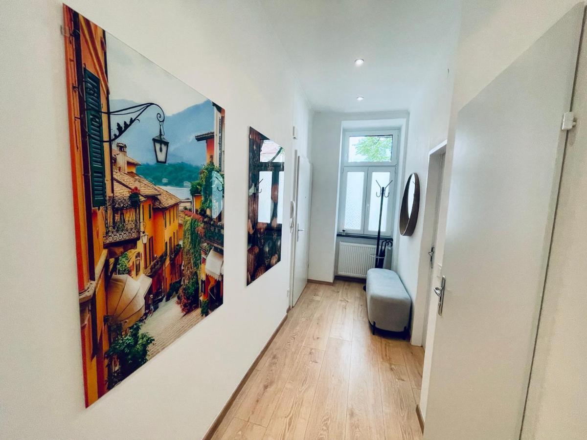 Apartment Colorful & Quiet In Beautiful Viennese Building Vienna