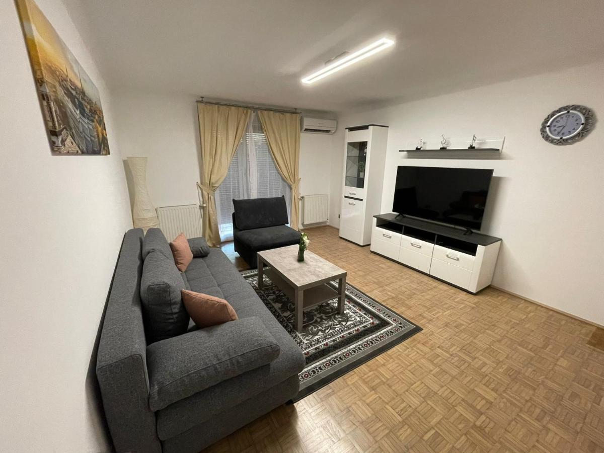 Refaeli 1020 Apartment