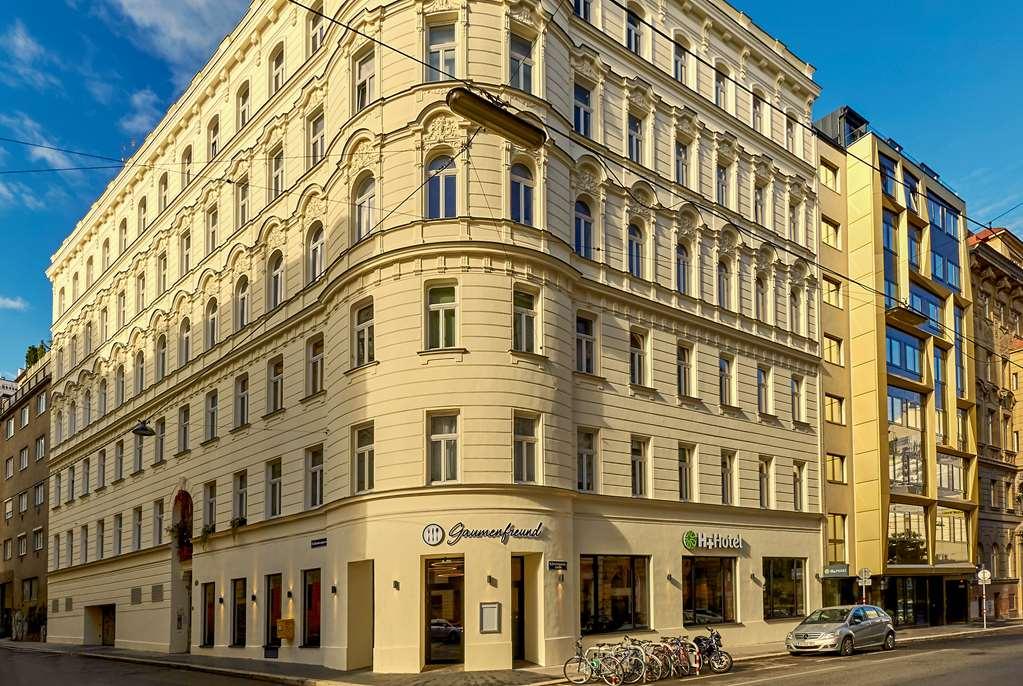 H+ Hotel 4*