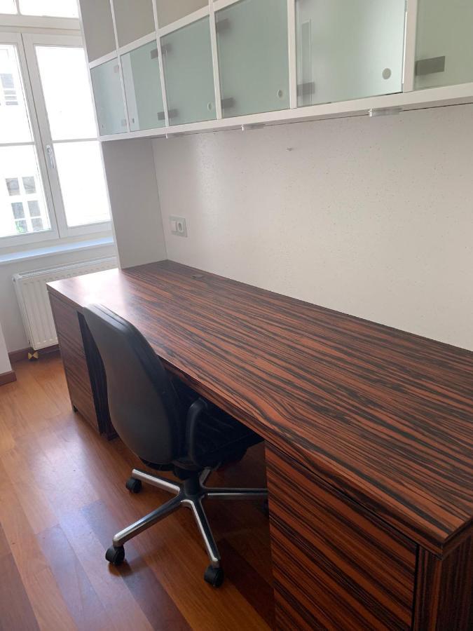 Apartment In The Heart Of *