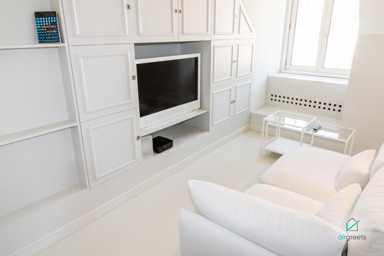 Modern, Minimalist Flat In Apartment Vienna
