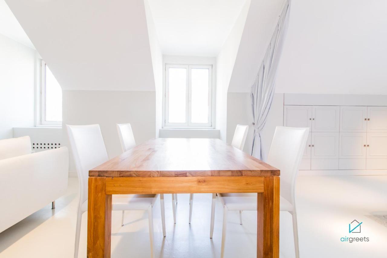 Apartment Modern, Minimalist Flat In